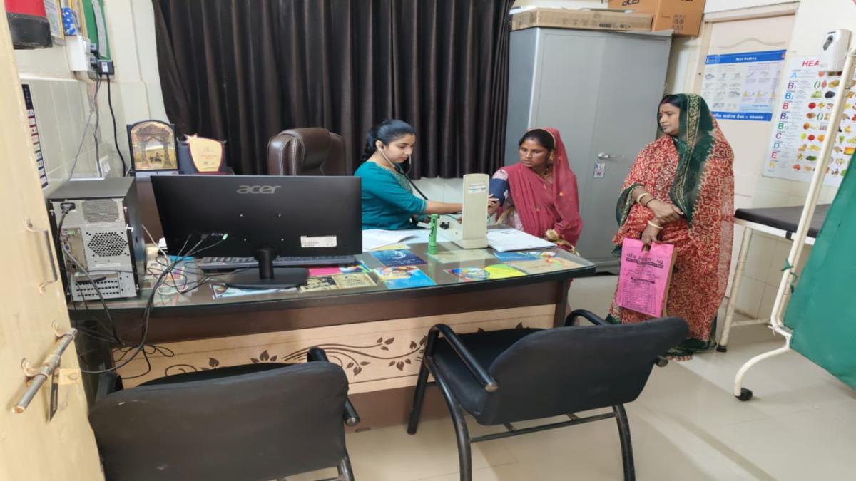 સુરેન્દ્રનગરમાં PMSMA અંતર્ગત પરનાળા PHC ખાતે મફત આરોગ્ય નિદાન કેમ્પનું સફળ આયોજન